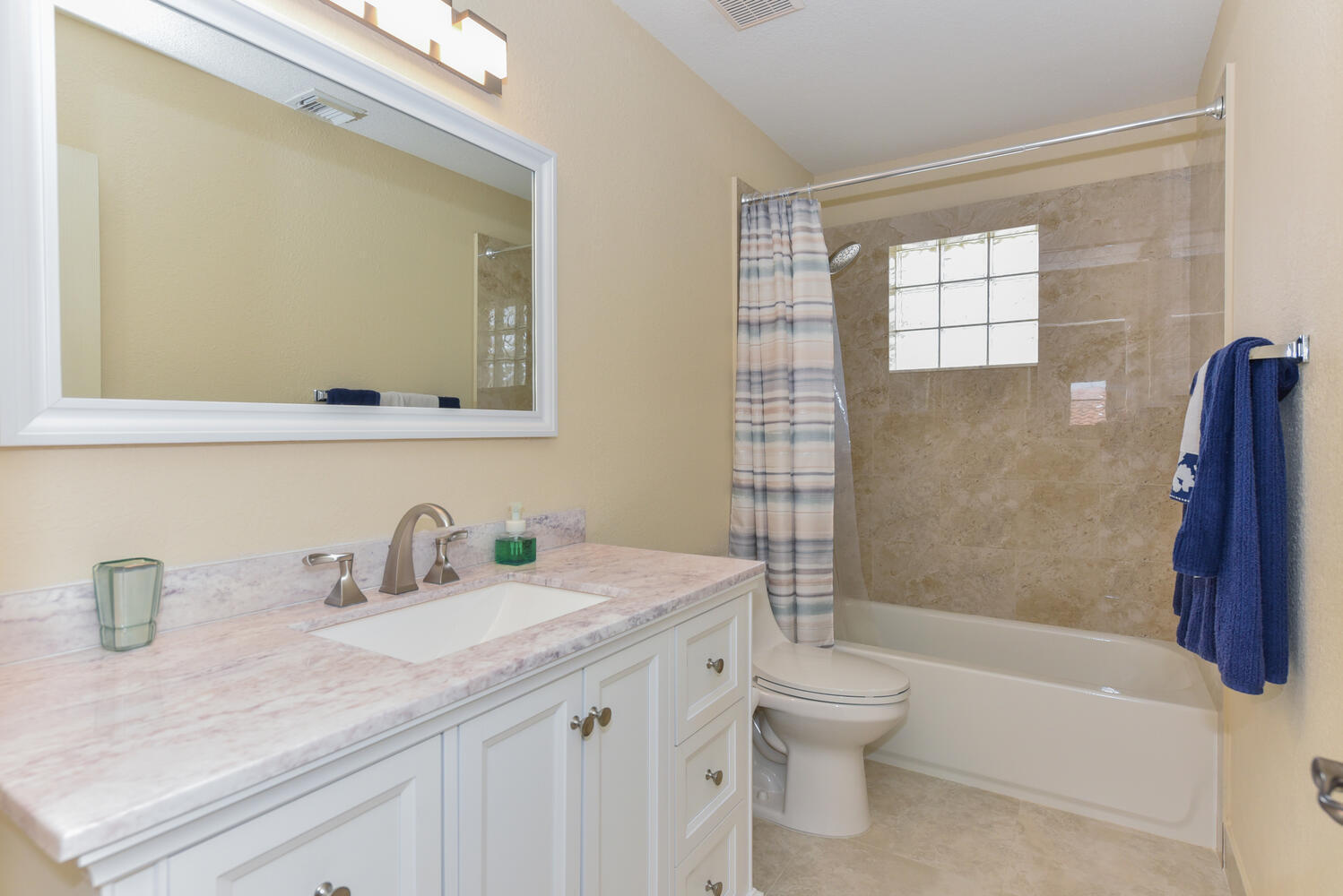 WYNDHAM LAKES CENTRAL - Residential