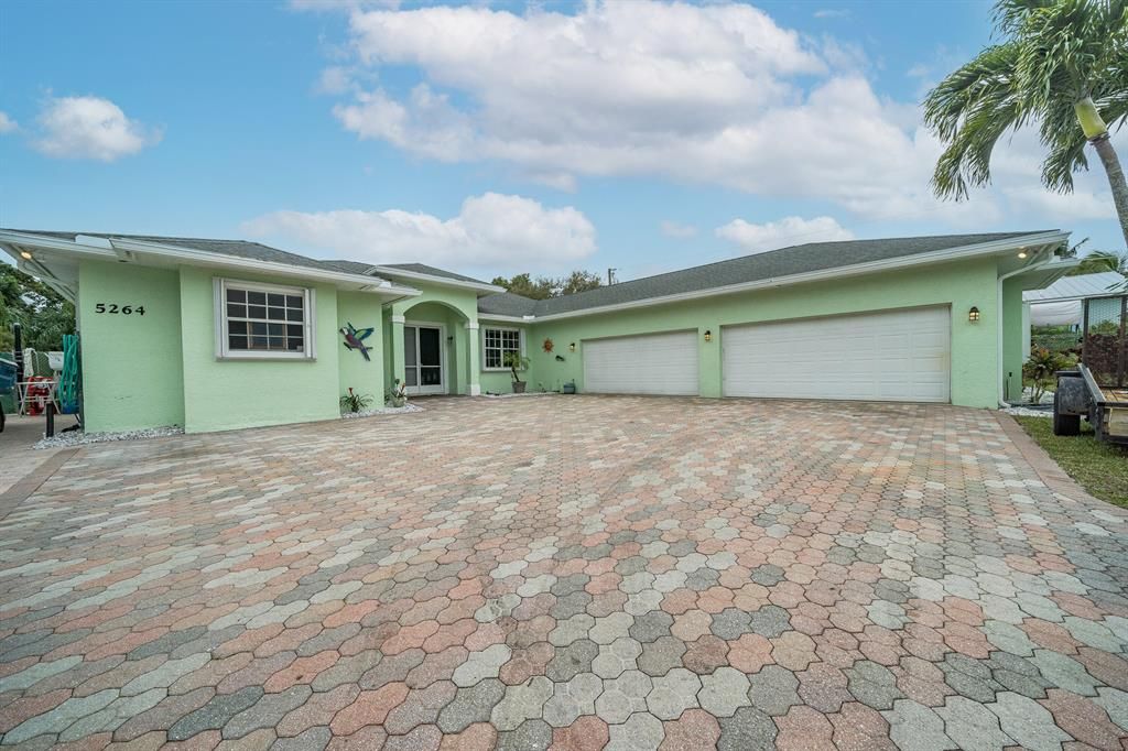 Photo of 5264 SE Horseshoe Point Road, Stuart, FL 34997 (MLS # R10776643)