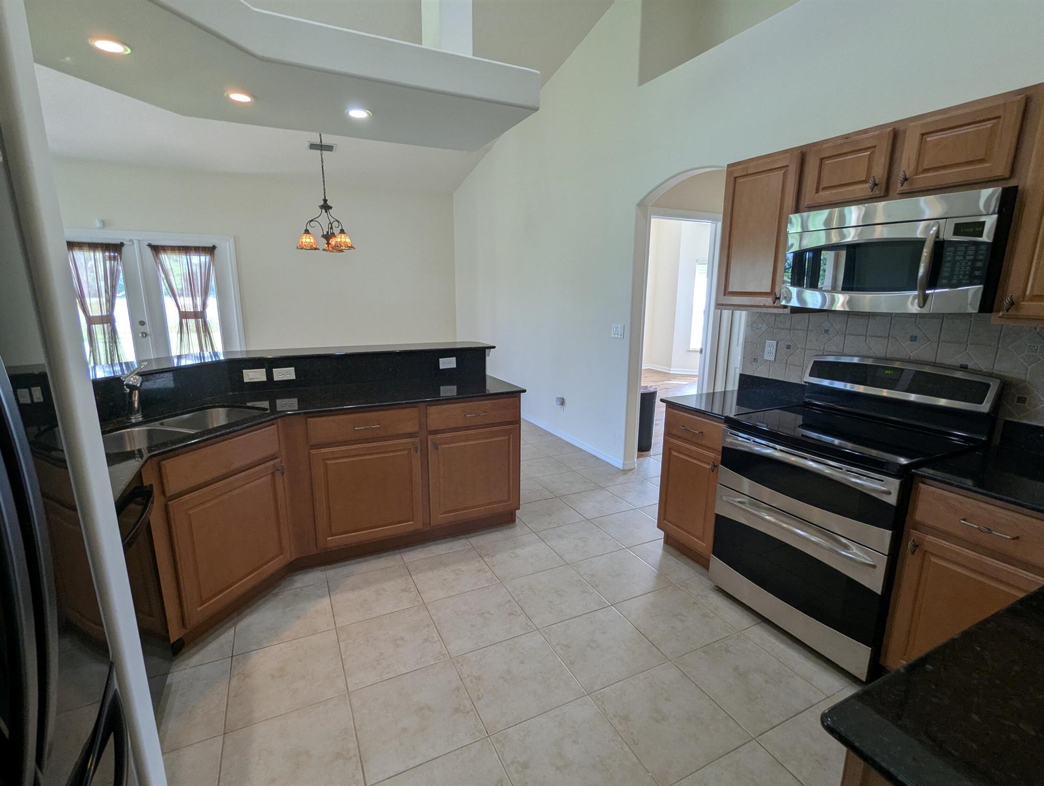THE ESTATES AT SAWGRASS L - Residential Lease