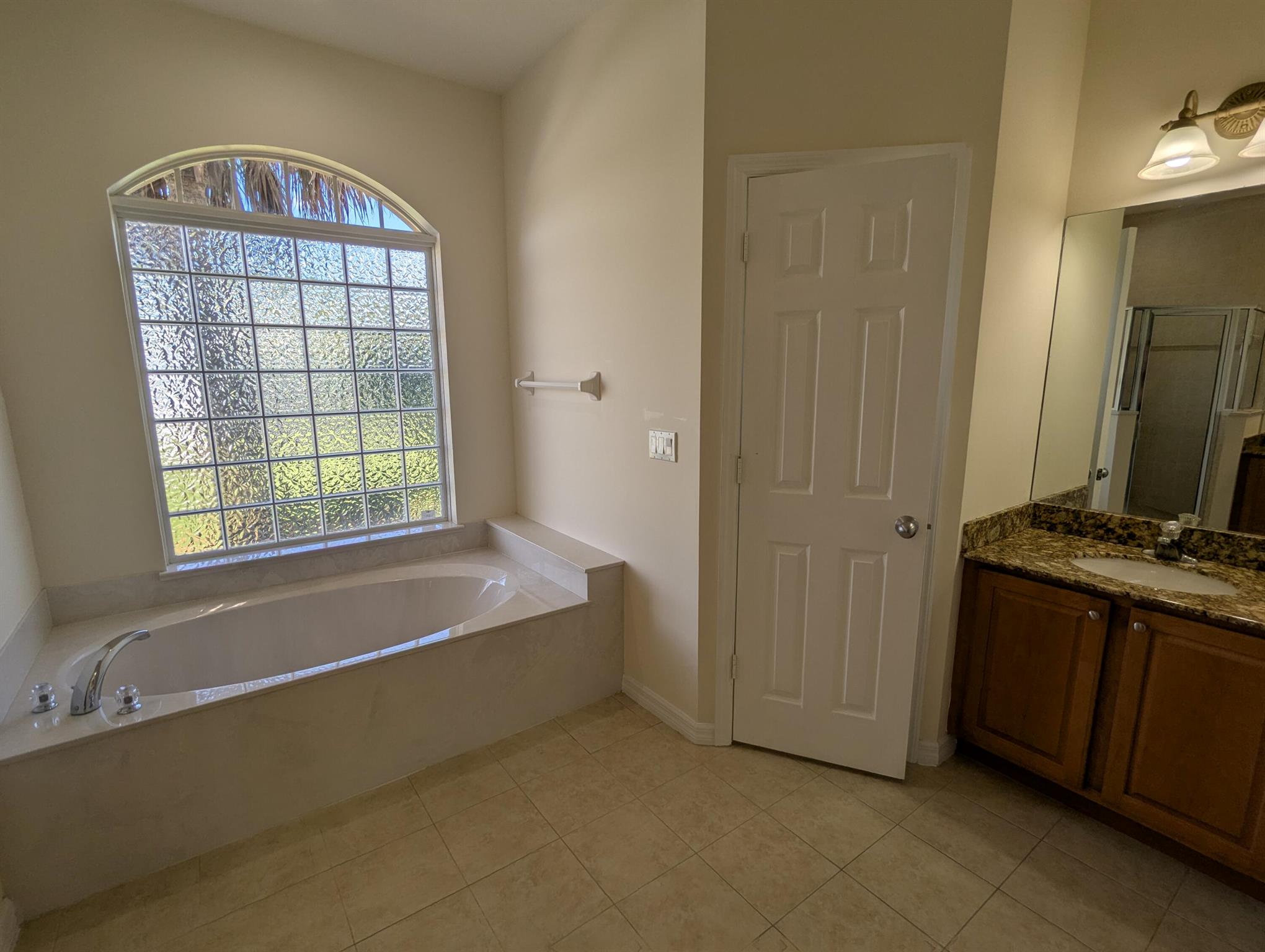 THE ESTATES AT SAWGRASS L - Residential Lease