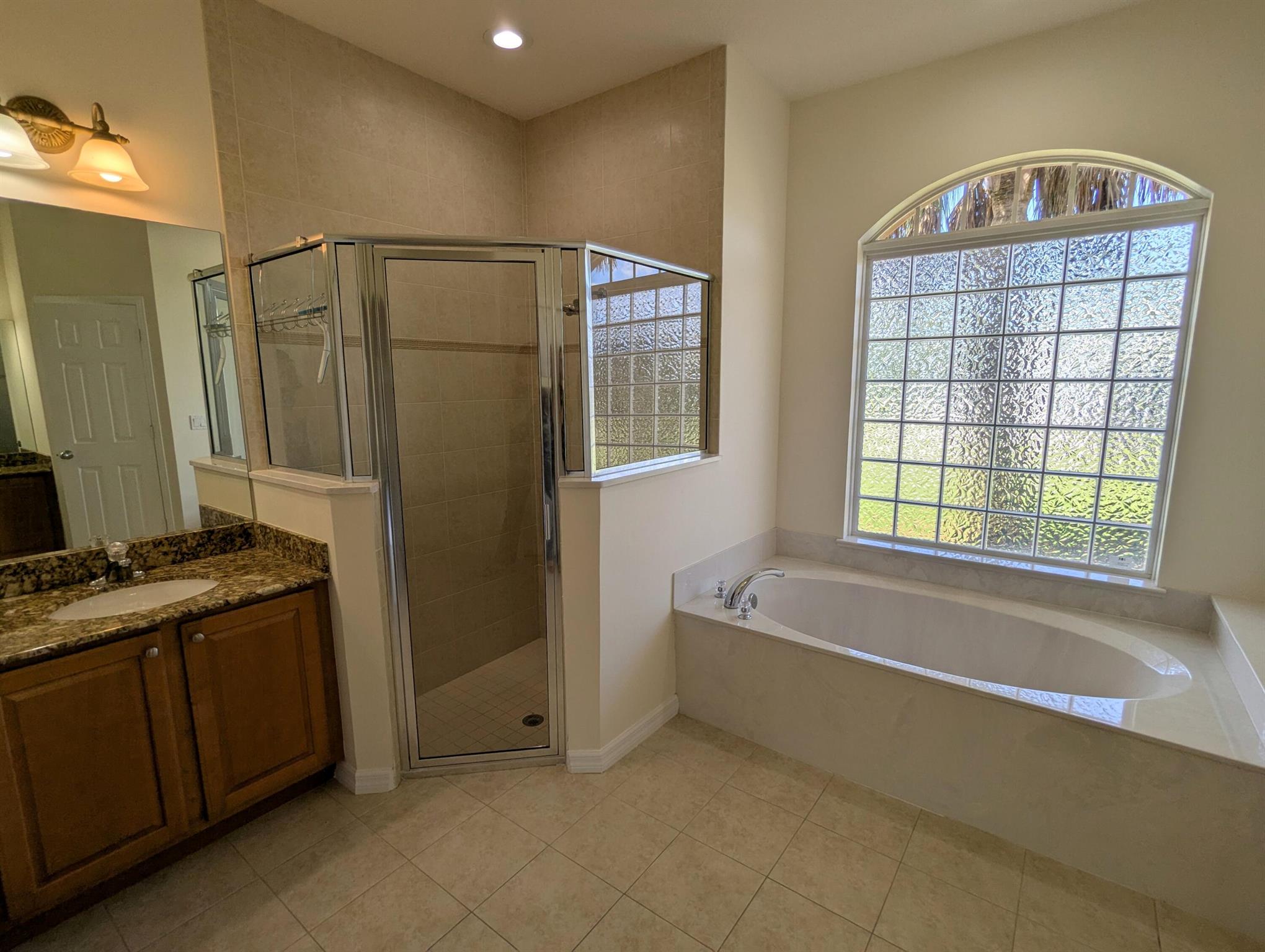 THE ESTATES AT SAWGRASS L - Residential Lease