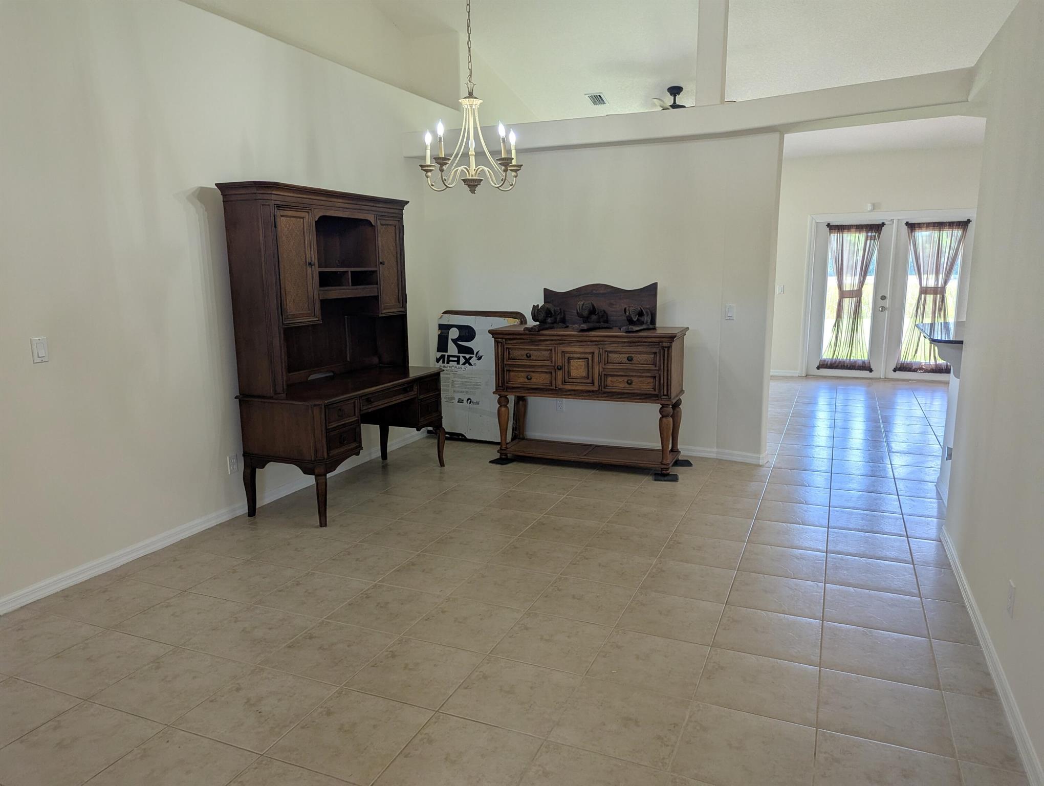 THE ESTATES AT SAWGRASS L - Residential Lease