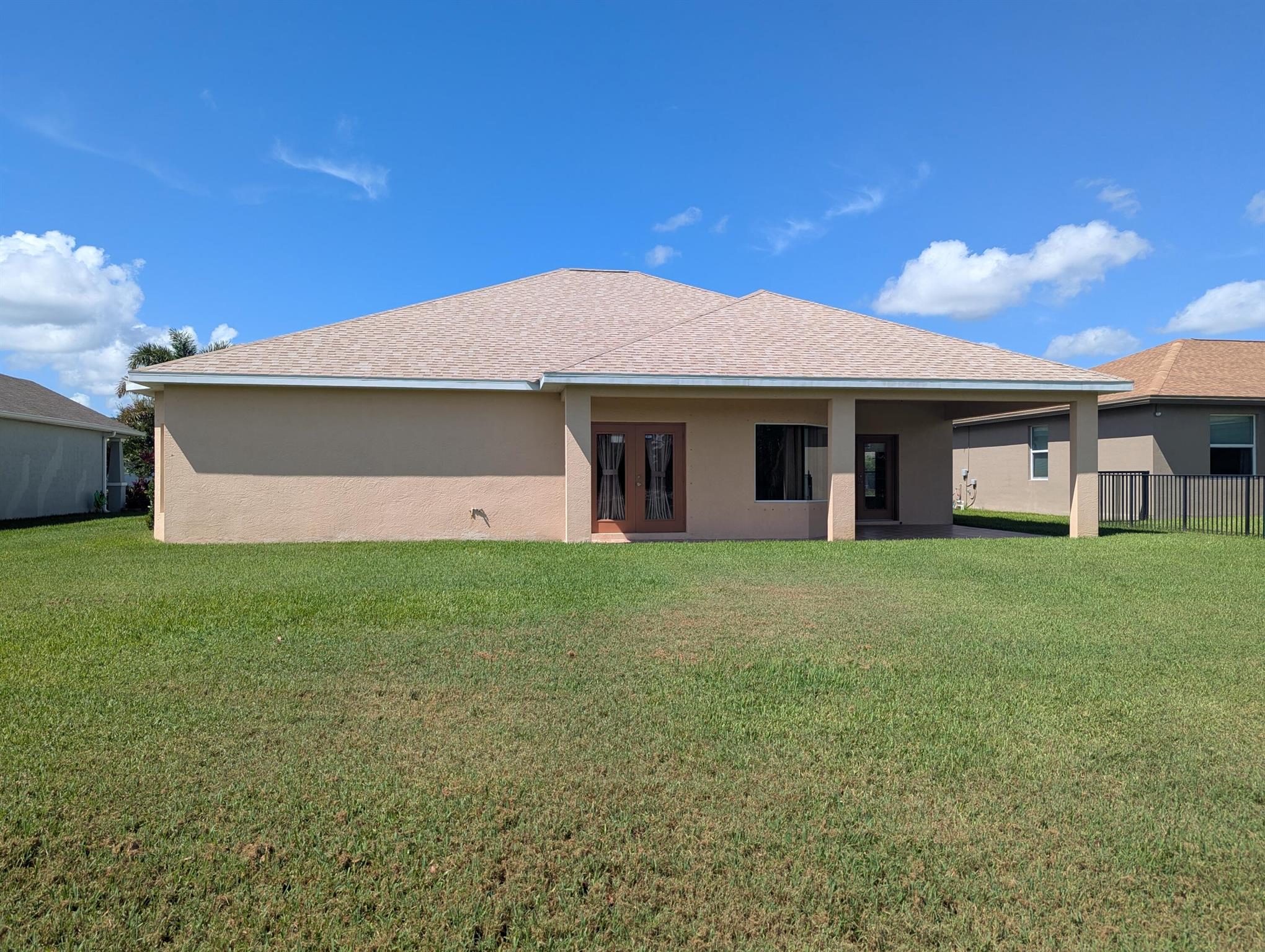 THE ESTATES AT SAWGRASS L - Residential Lease