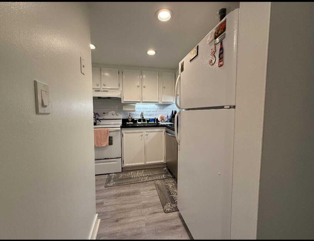 VISTA GARDENS I CONDO - Residential