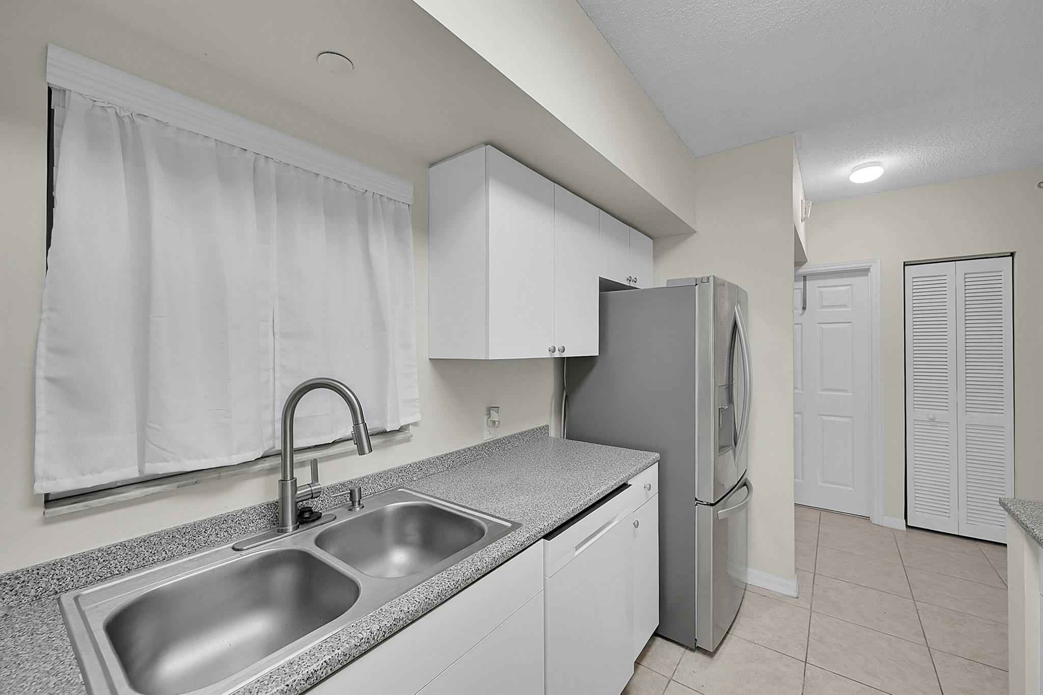 2105 Lavers Circle 500