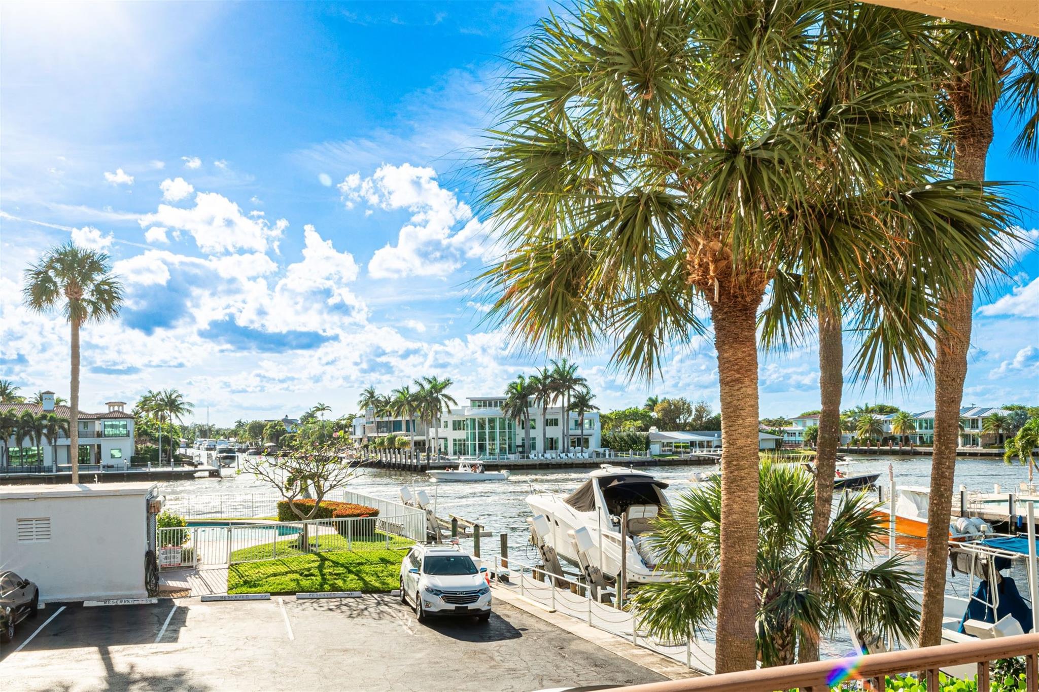 3105 NE 28th St 2B