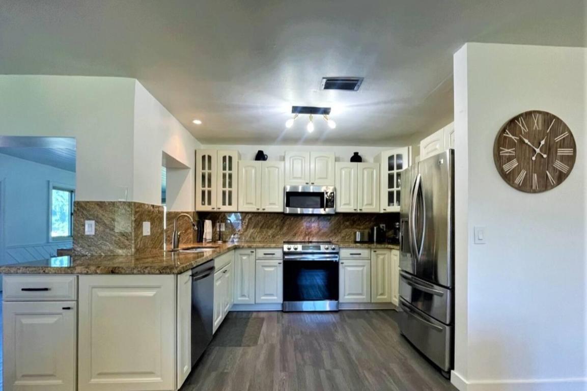 AVON HEIGHTS - Residential