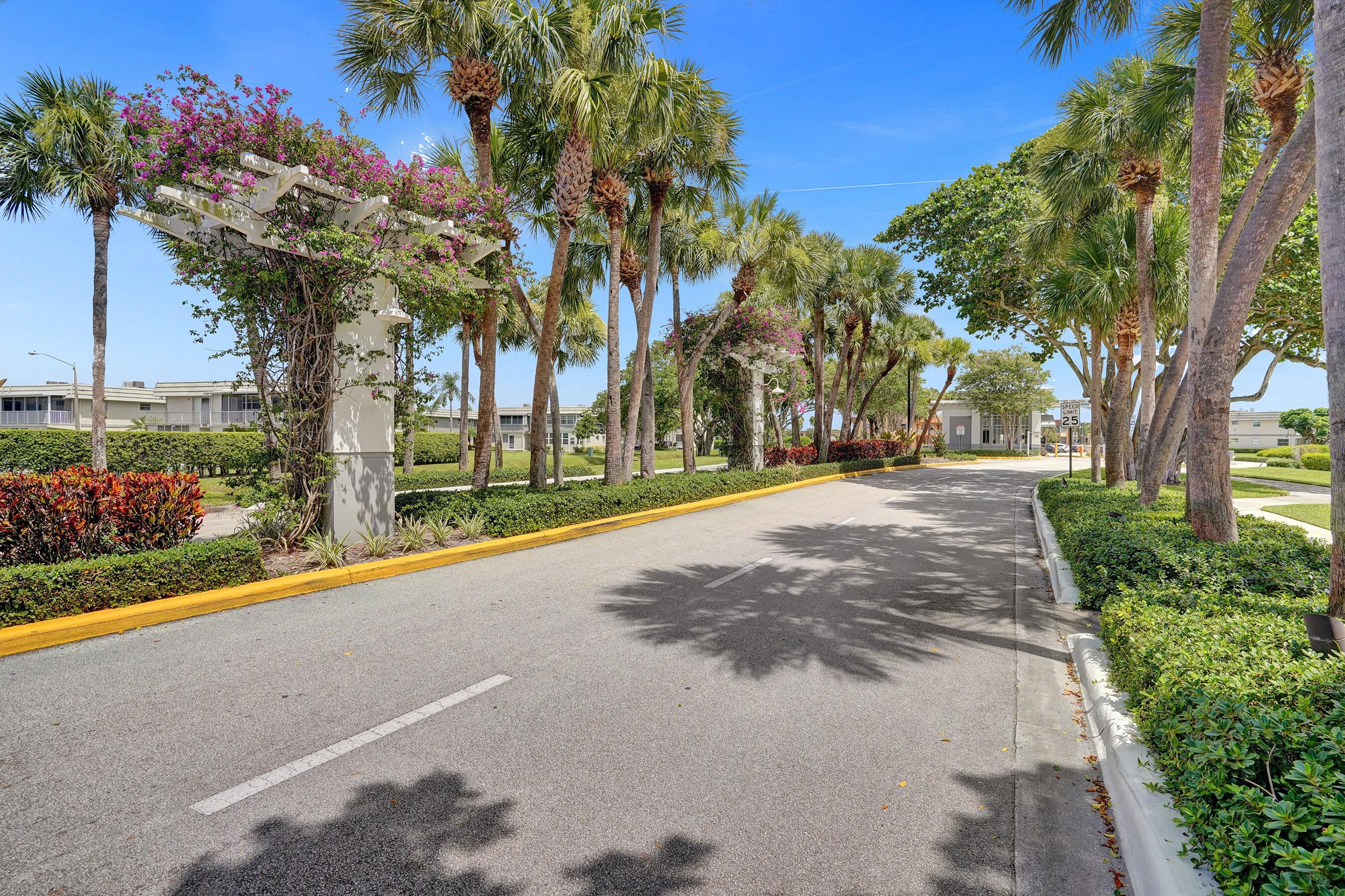 KINGS POINT VALENCIA CONDOS - Residential