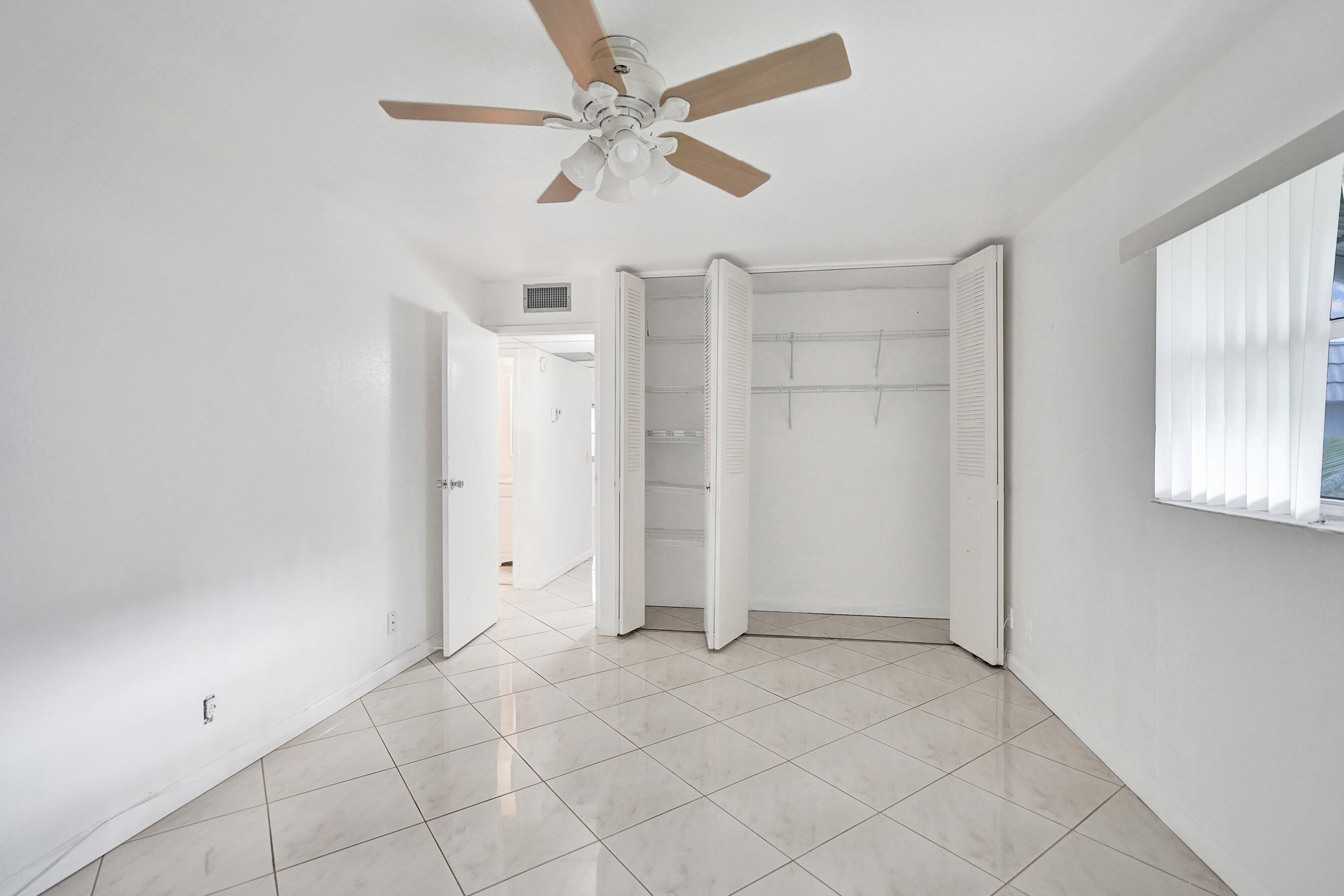 KINGS POINT VALENCIA CONDOS - Residential
