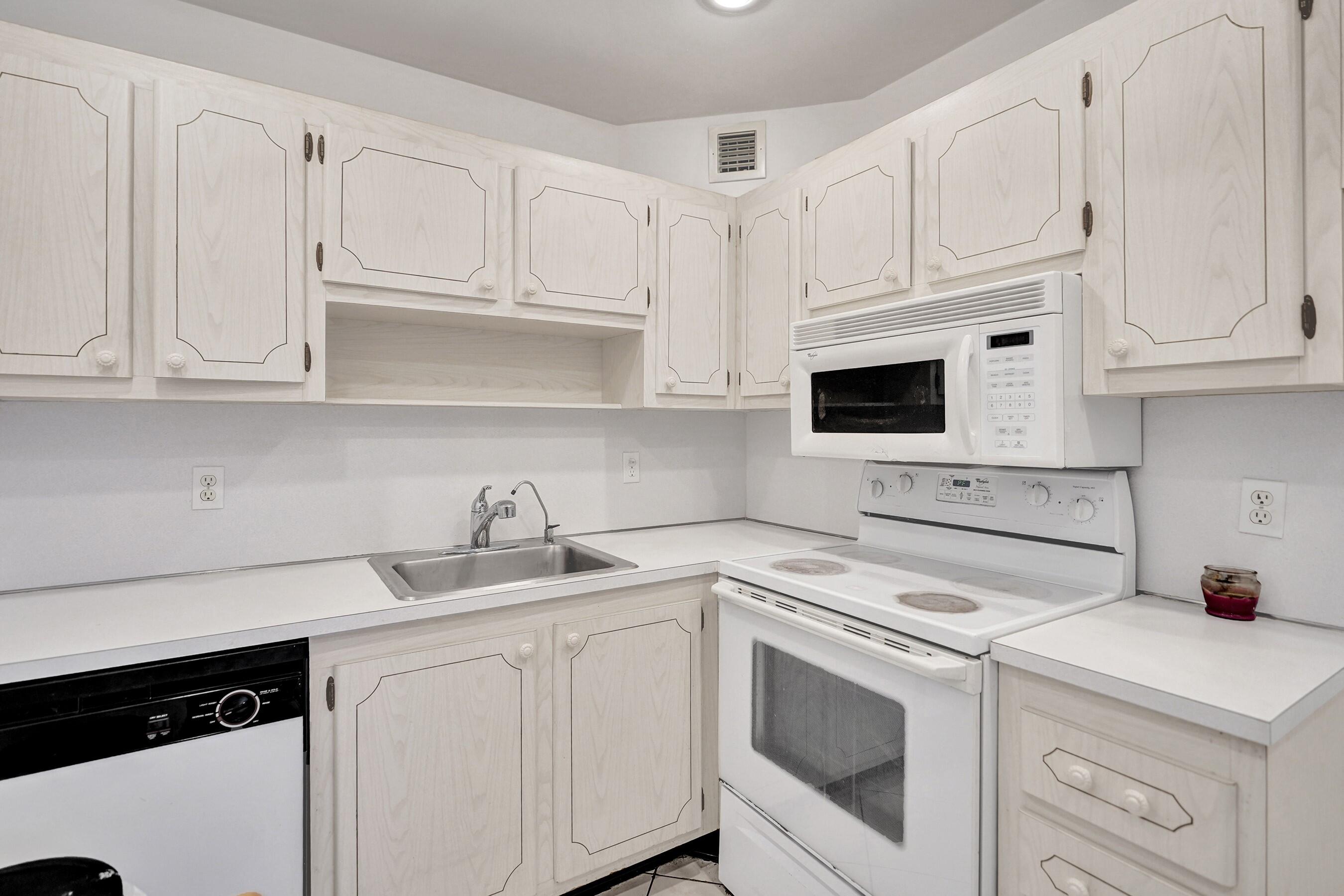 KINGS POINT VALENCIA CONDOS - Residential