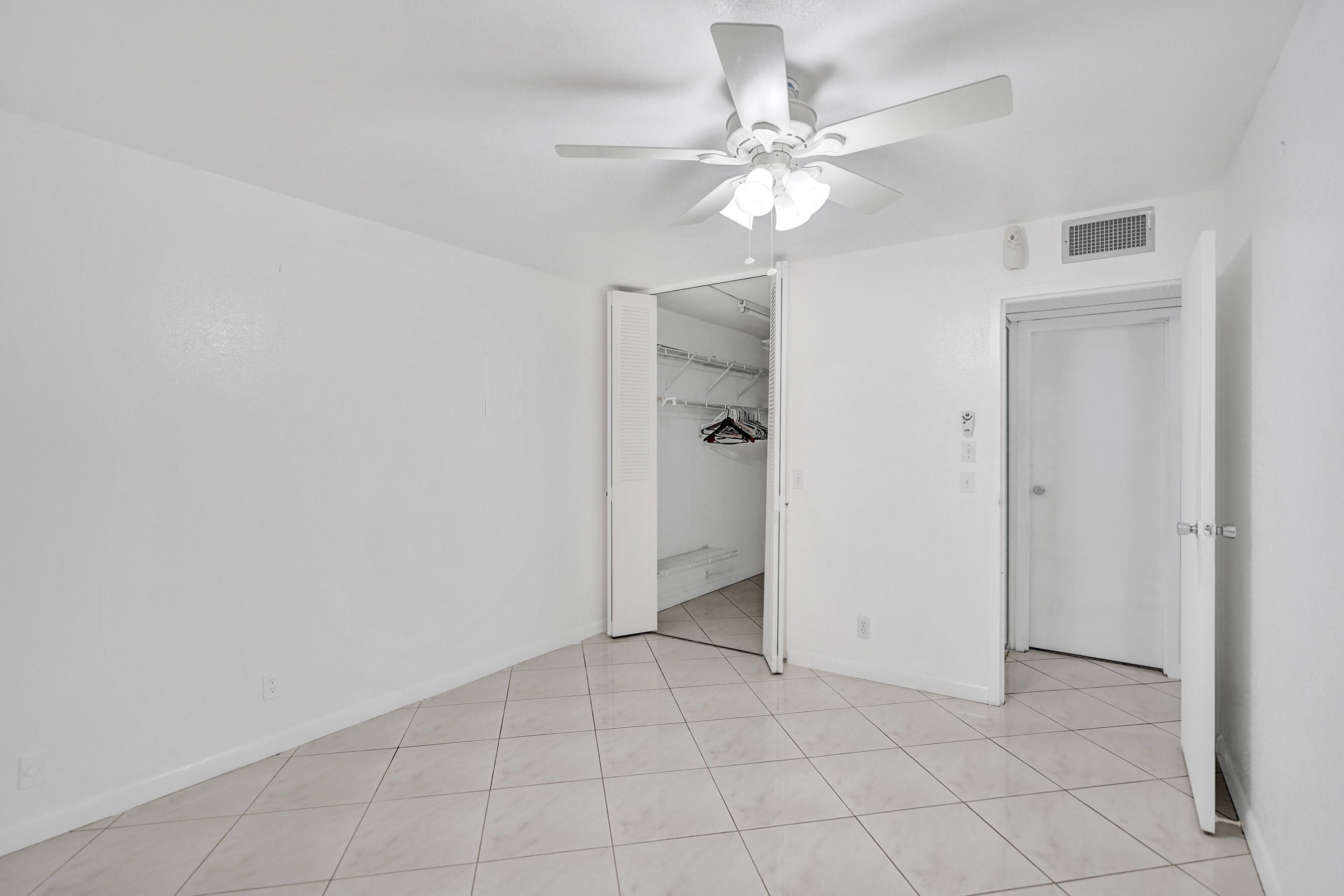 KINGS POINT VALENCIA CONDOS - Residential