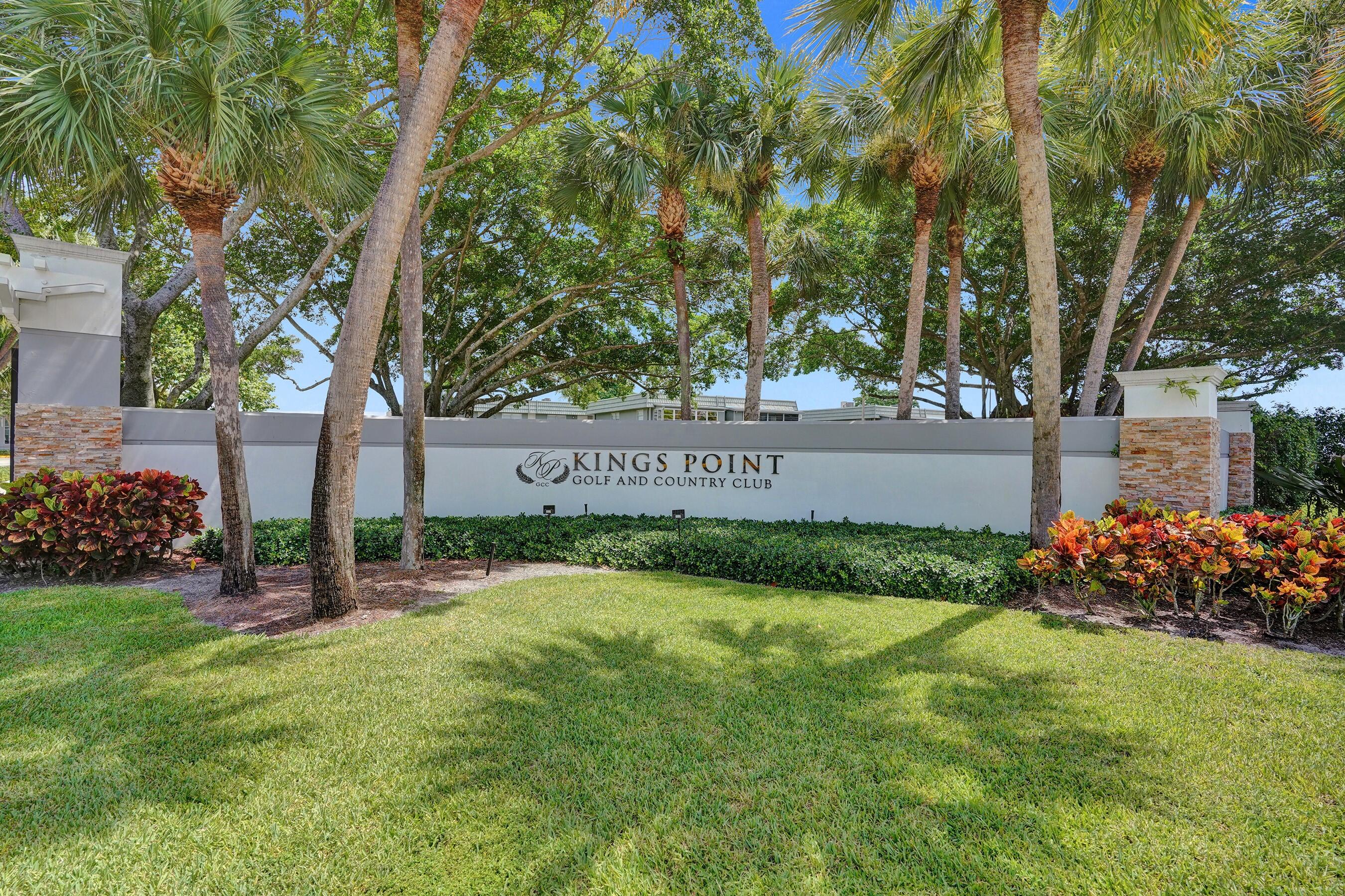 KINGS POINT VALENCIA CONDOS - Residential