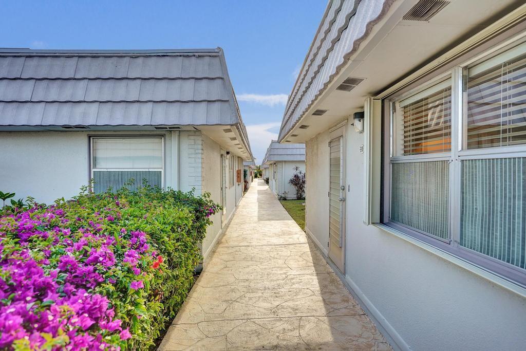 KINGS POINT VALENCIA CONDOS - Residential