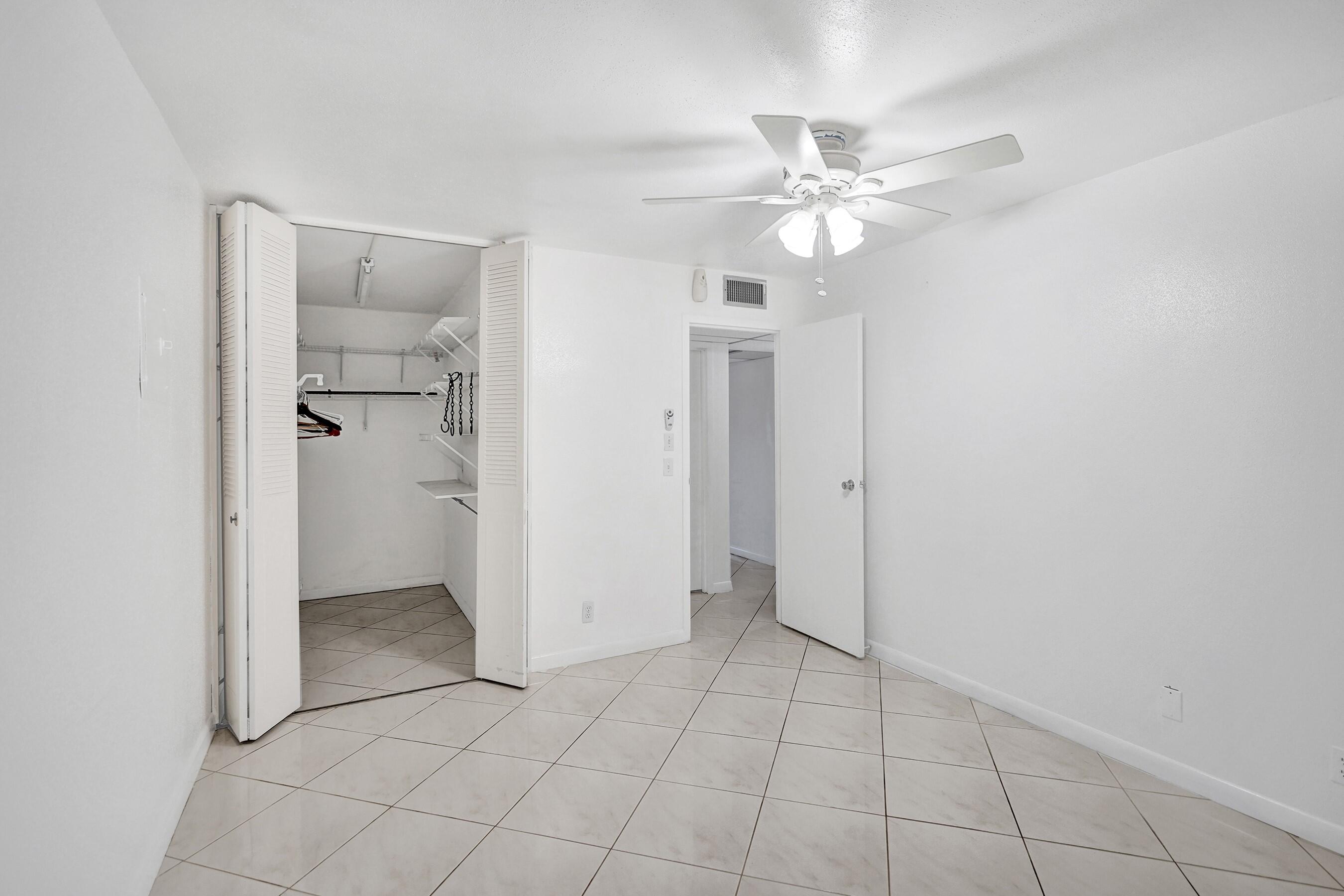 KINGS POINT VALENCIA CONDOS - Residential