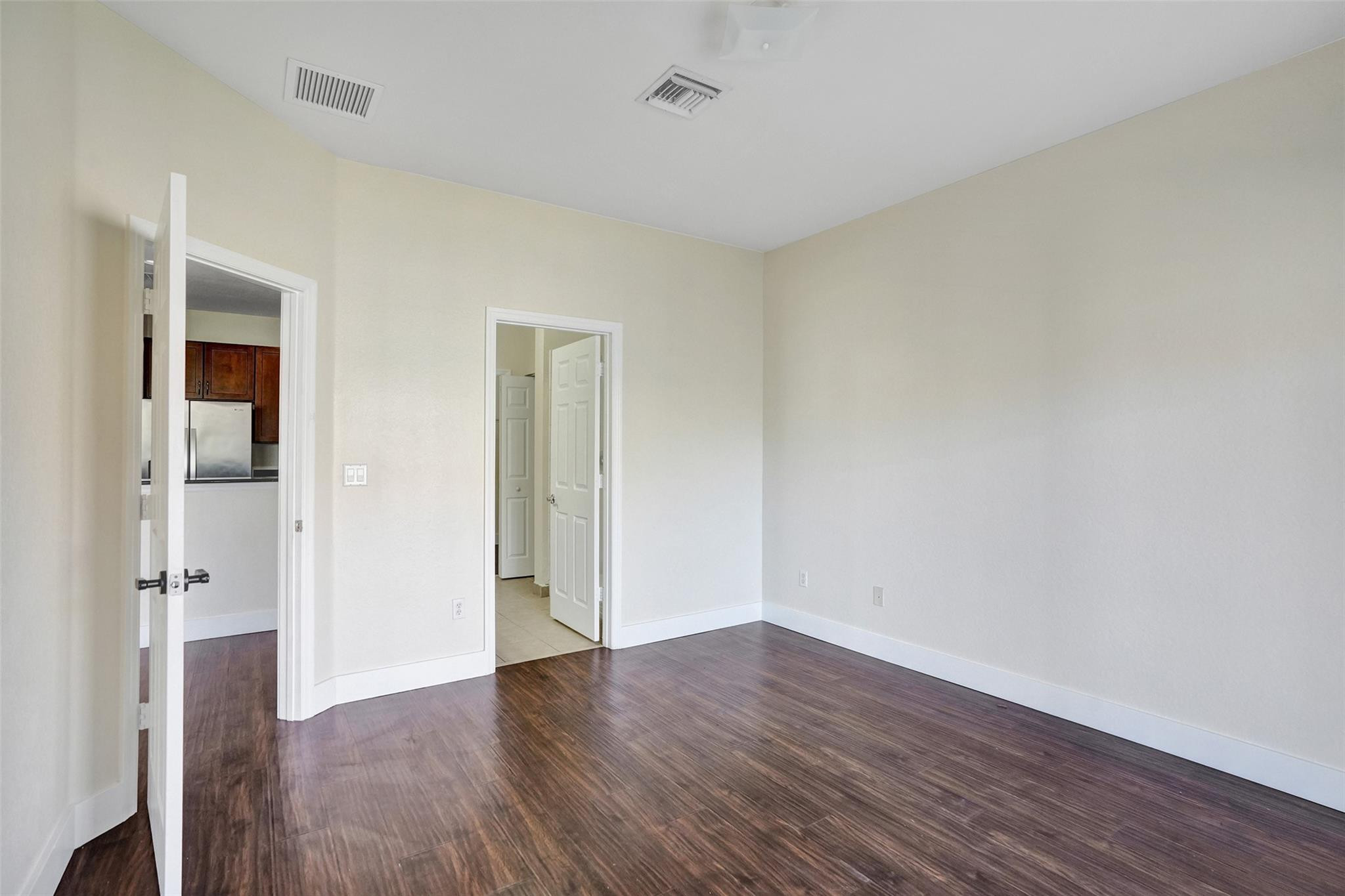 HAMPTON HILLS - Residential