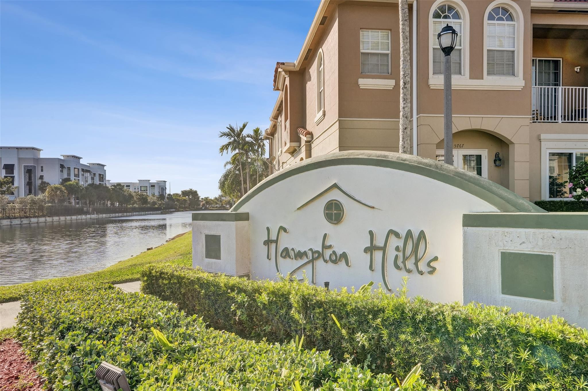 HAMPTON HILLS - Residential