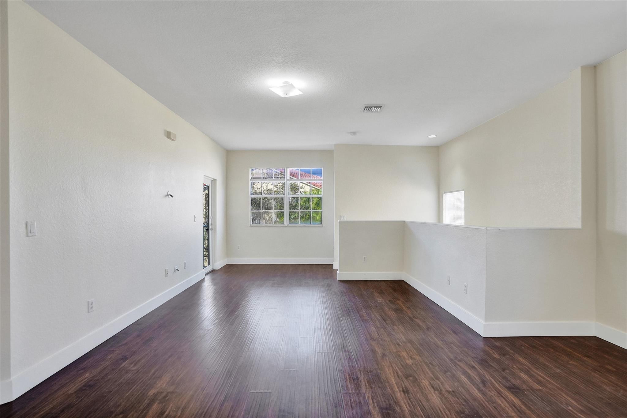 HAMPTON HILLS - Residential