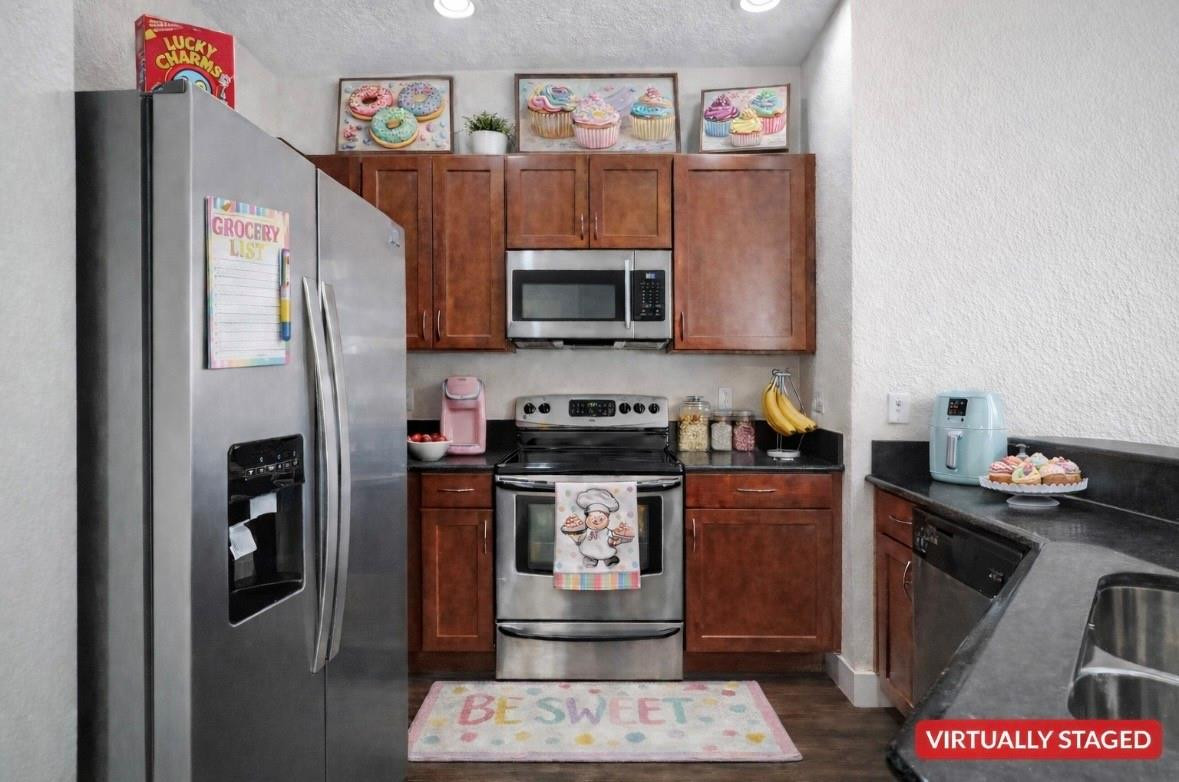 HAMPTON HILLS - Residential