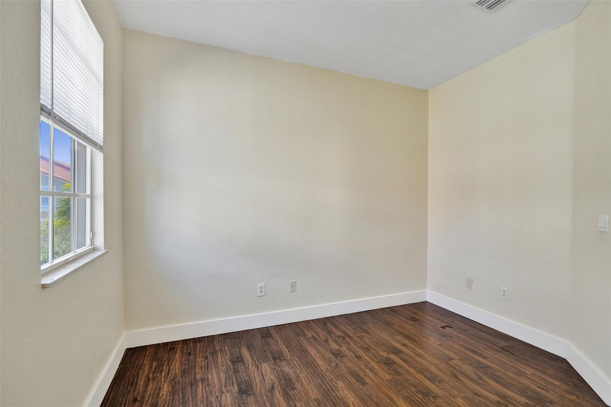 HAMPTON HILLS - Residential