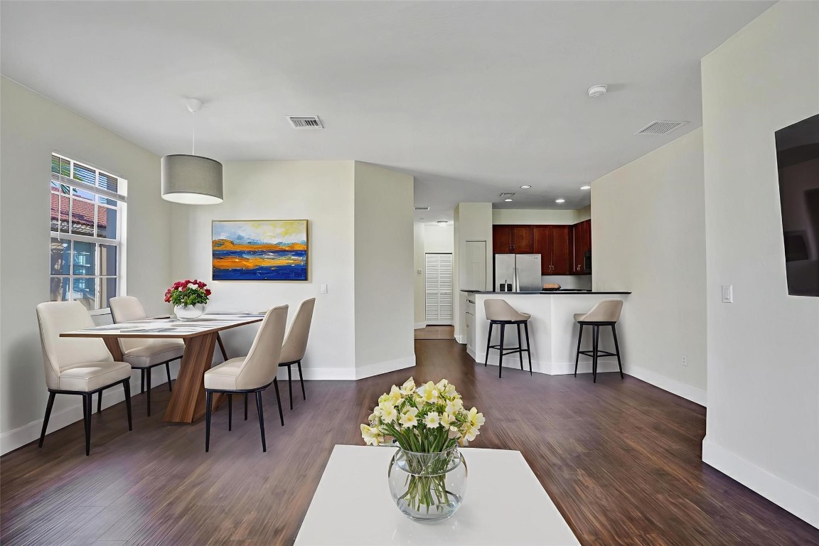 9075 Plymouth Place 9075