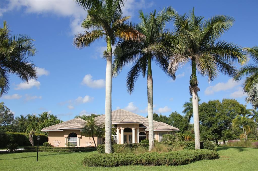 Photo of 7952 Plantation Lakes Drive, Port Saint Lucie, FL 34986 (MLS # R10752554)