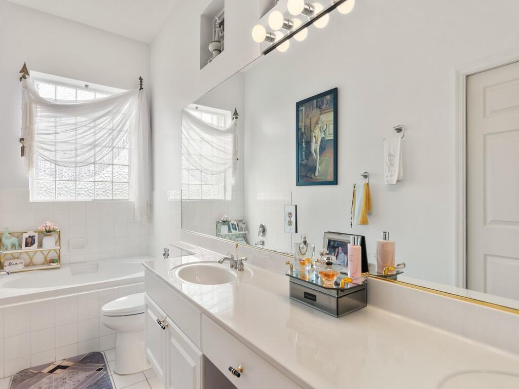 KINGS ISLE PHASE V - Residential