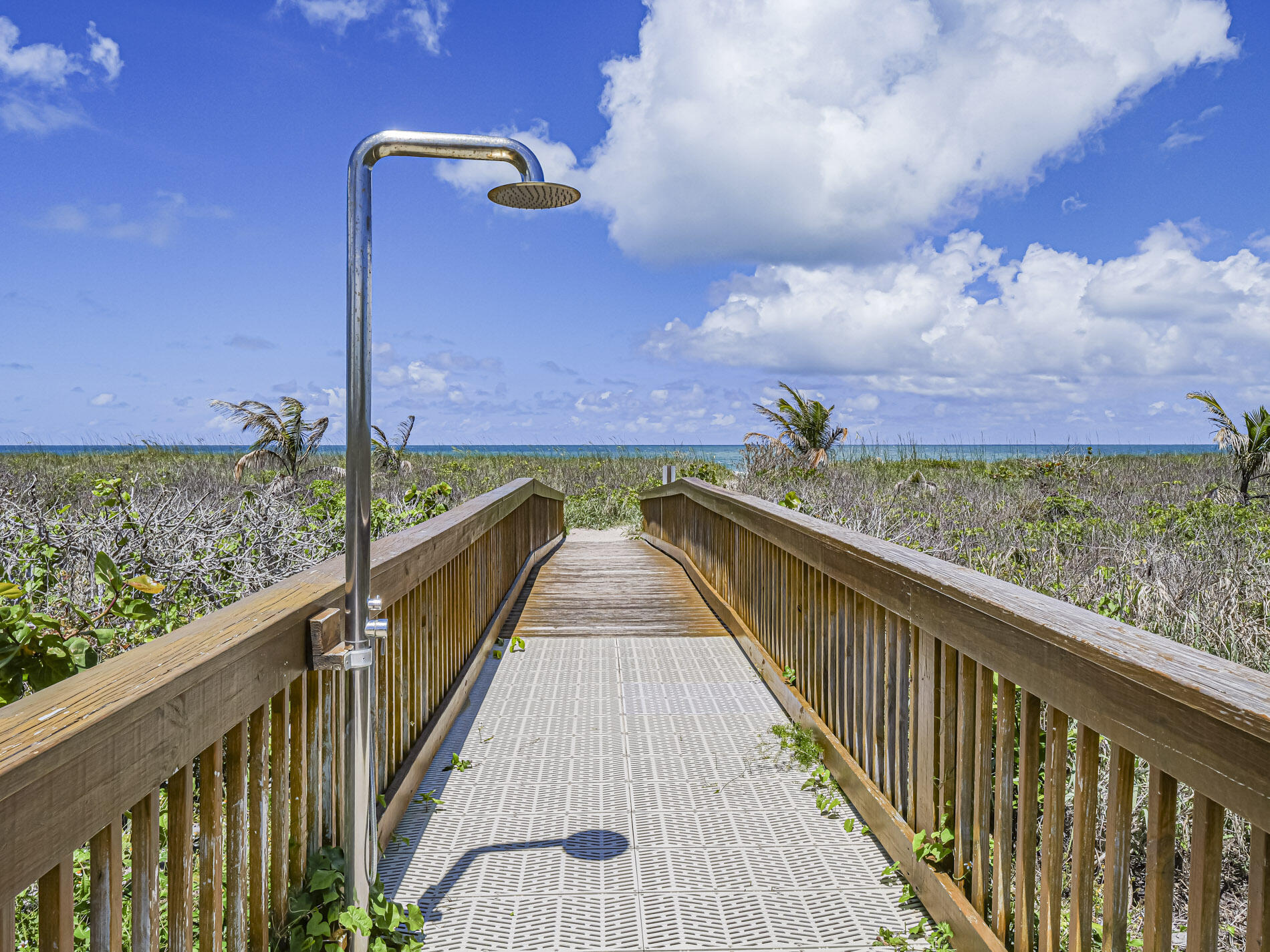 AQUANIQUE OCEAN CLUB, A CONDOMINIUM - Residential