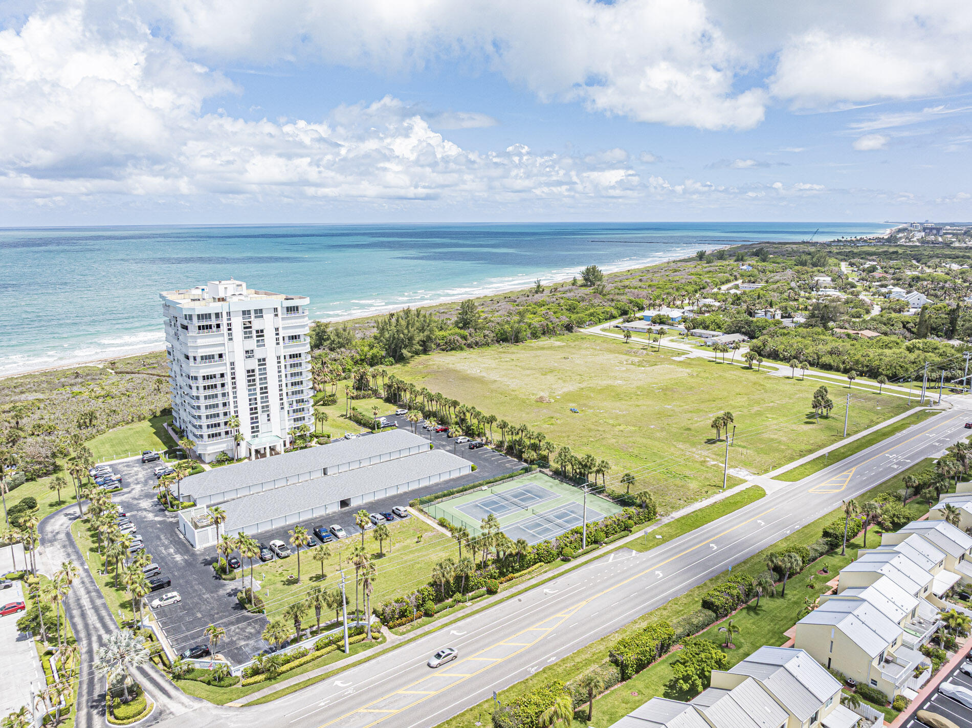 AQUANIQUE OCEAN CLUB, A CONDOMINIUM - Residential