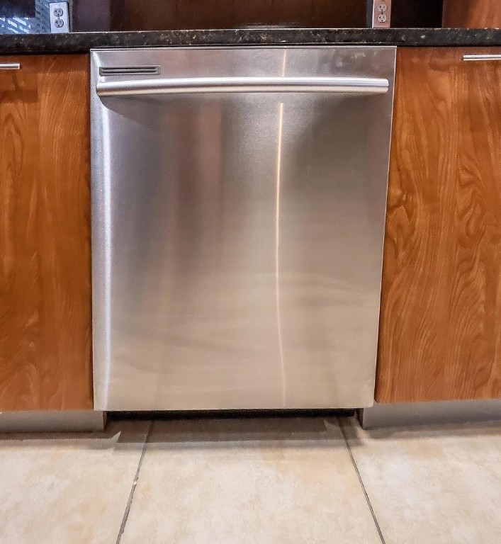 VINTAGE AT LHP - Residential Lease