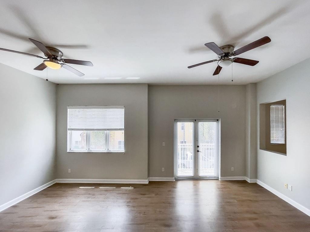 VINTAGE AT LHP - Residential Lease