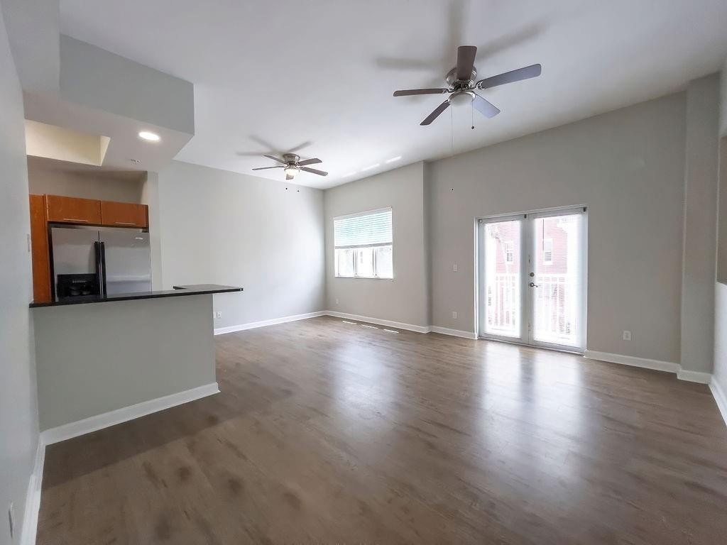 VINTAGE AT LHP - Residential Lease