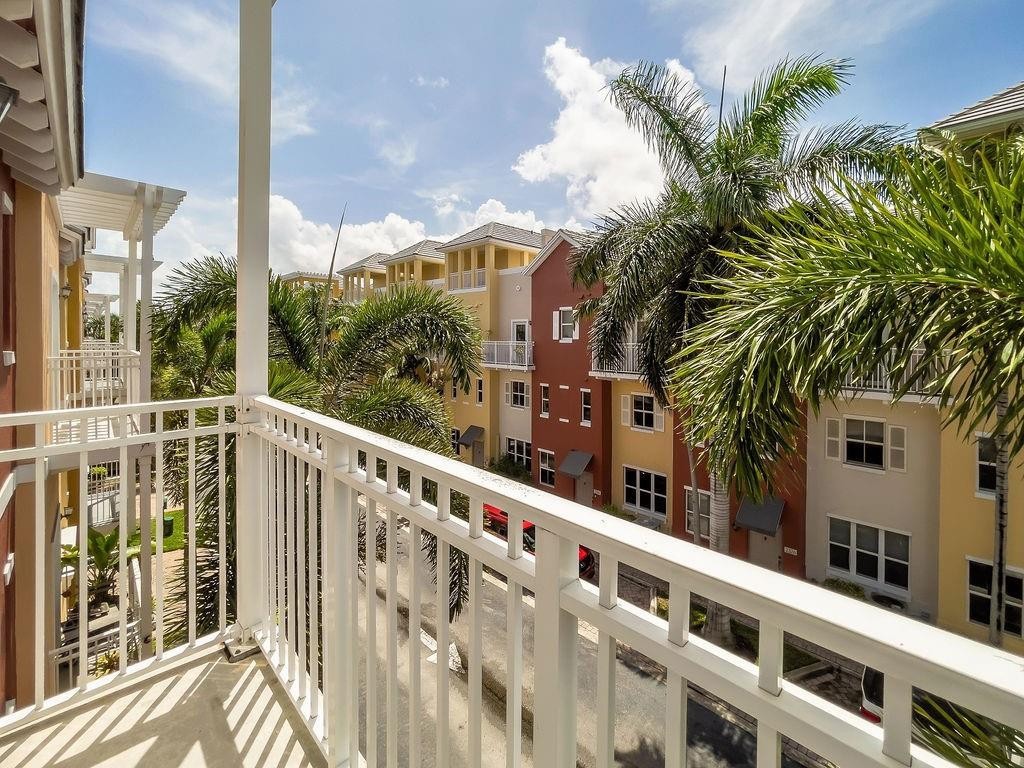 VINTAGE AT LHP - Residential Lease