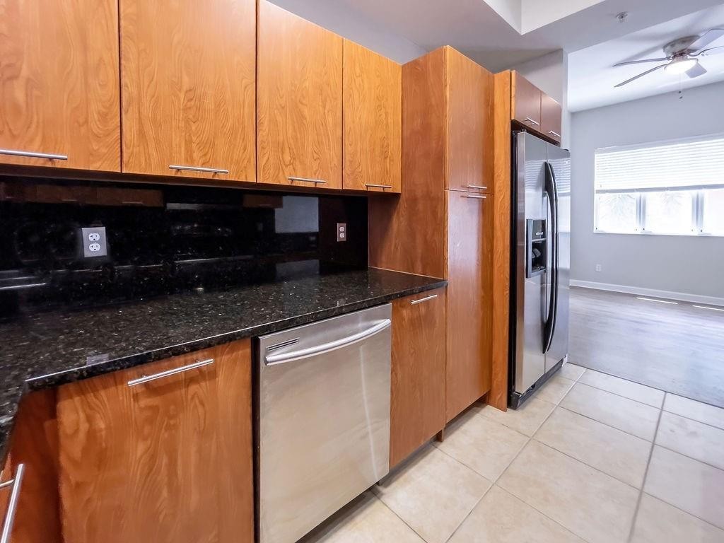 VINTAGE AT LHP - Residential Lease