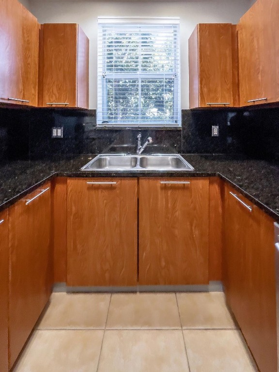 VINTAGE AT LHP - Residential Lease