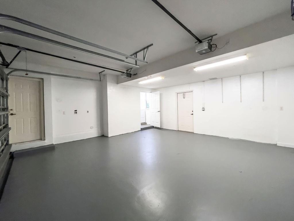 VINTAGE AT LHP - Residential Lease