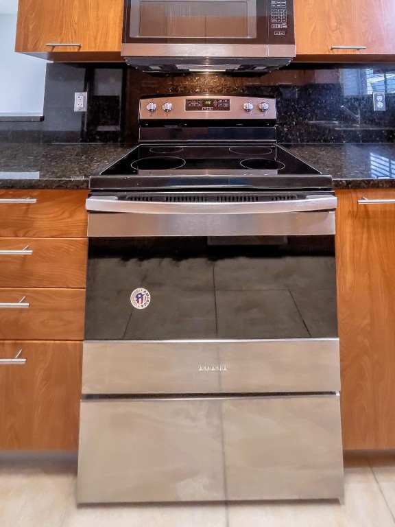 VINTAGE AT LHP - Residential Lease