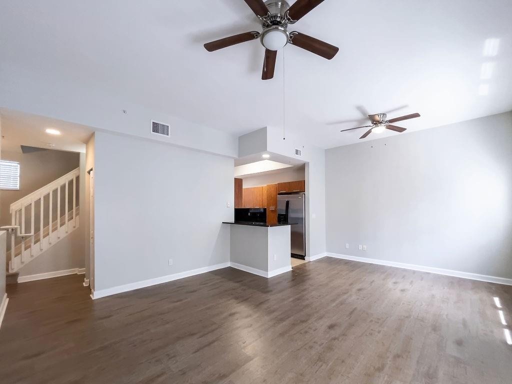 VINTAGE AT LHP - Residential Lease