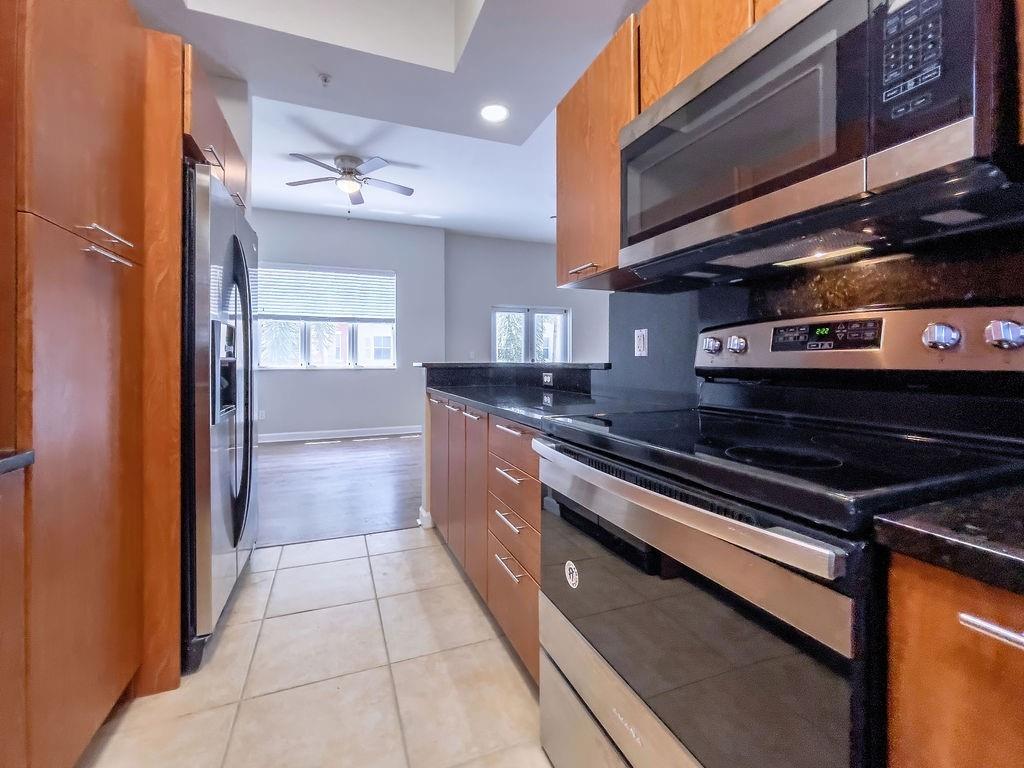 VINTAGE AT LHP - Residential Lease