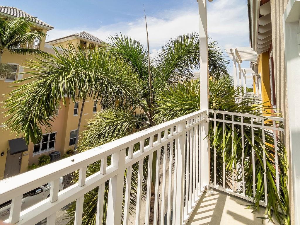 VINTAGE AT LHP - Residential Lease