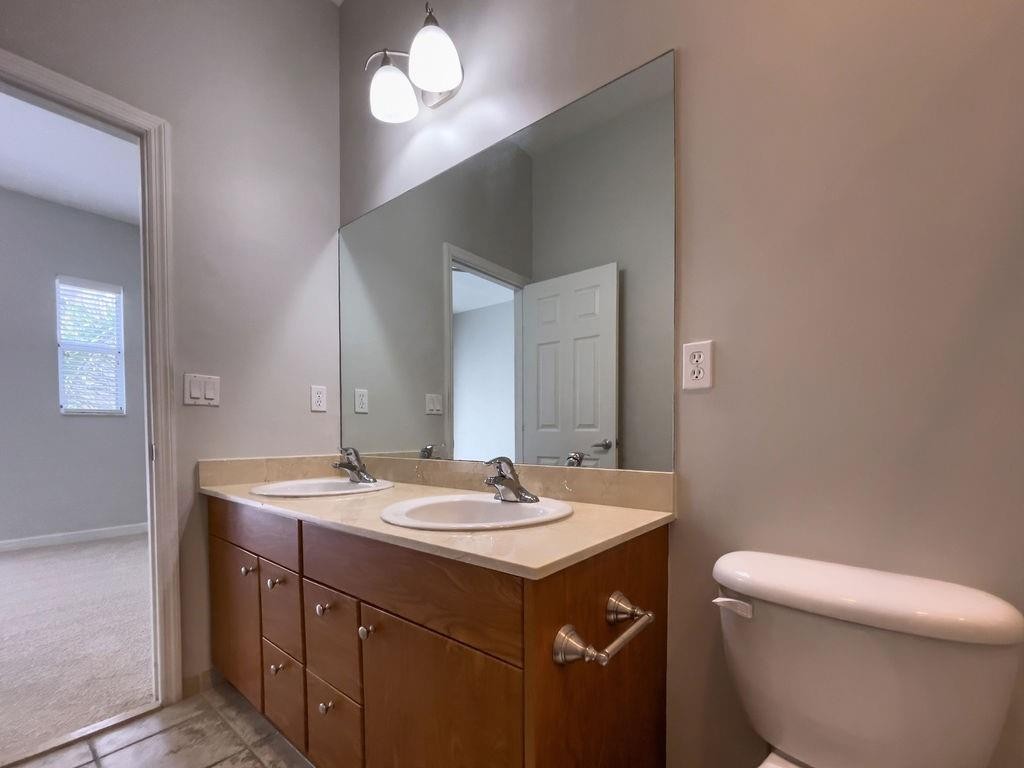 VINTAGE AT LHP - Residential Lease