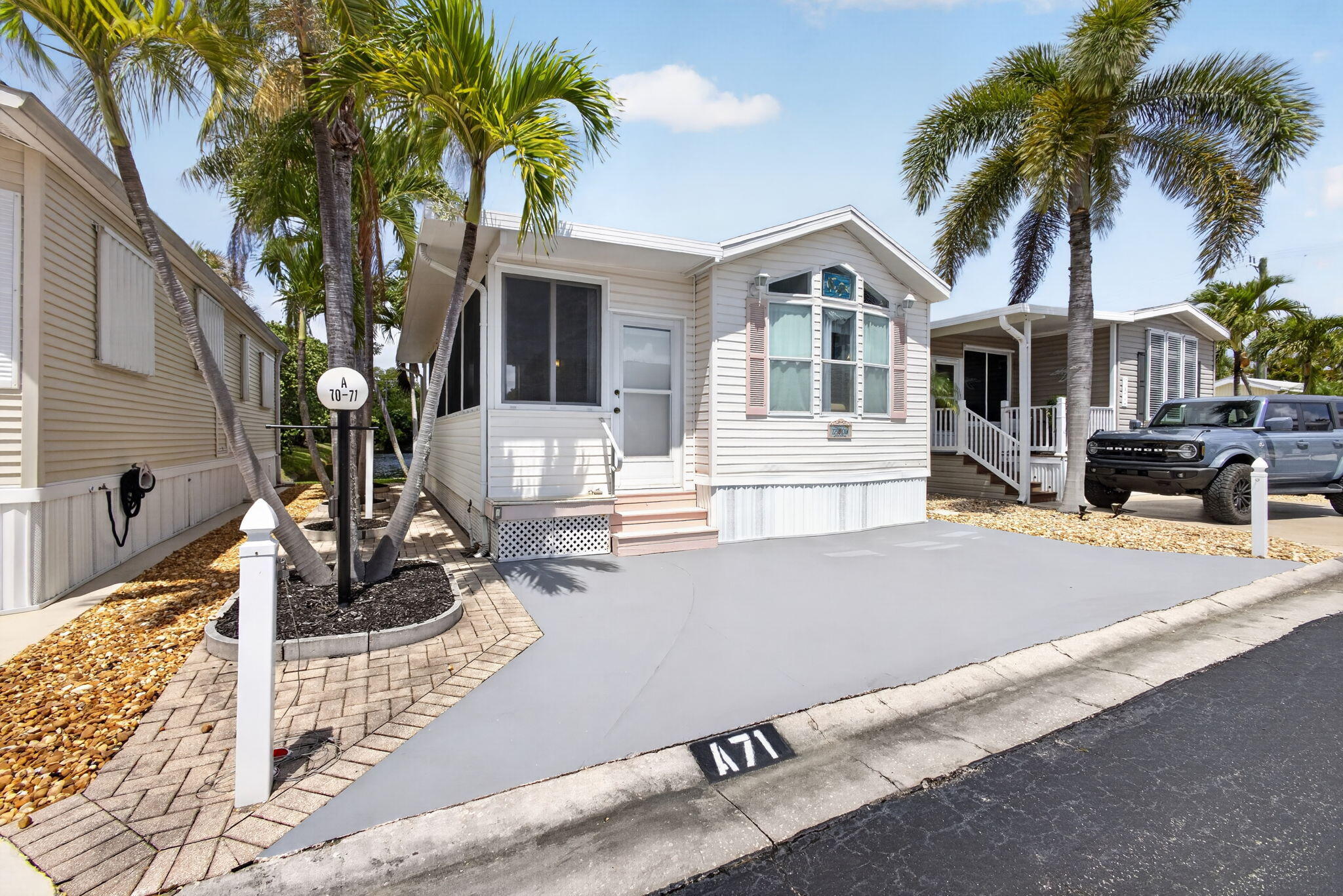 Juno Ocean Walk - Residential