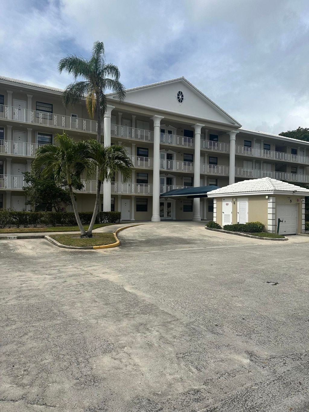 Photo of 3507 Village Boulevard #302, West Palm Beach, FL 33409 (MLS # R10958583)