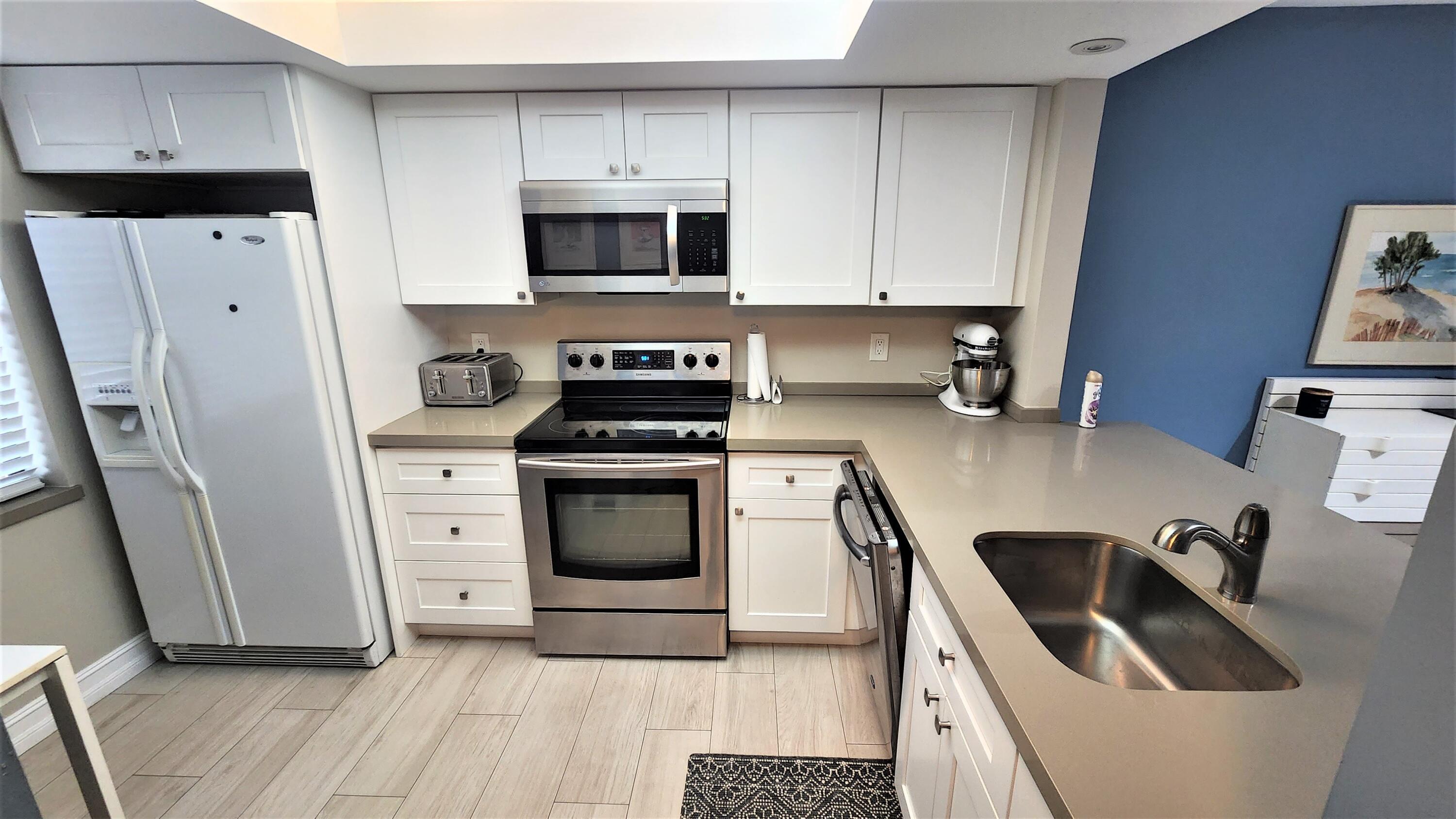LAVERS DELRAY RACQUET CLUB CONDO - Residential Lease