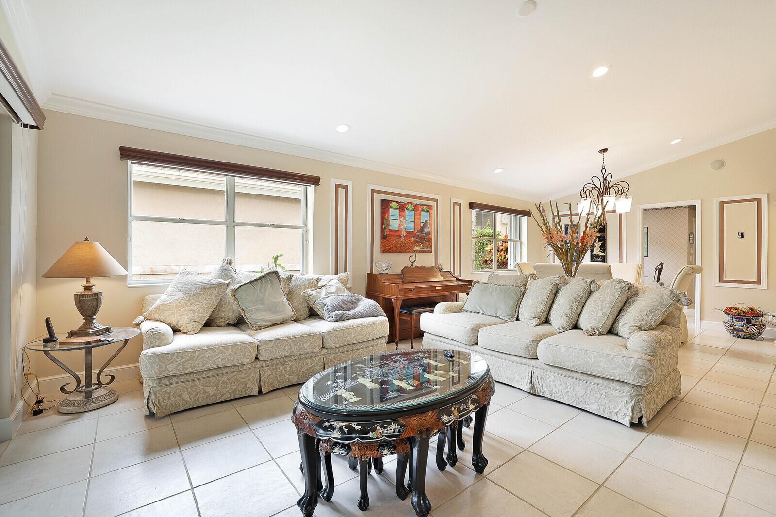 FAIRFIELDS LACUNA 5 - Residential Lease