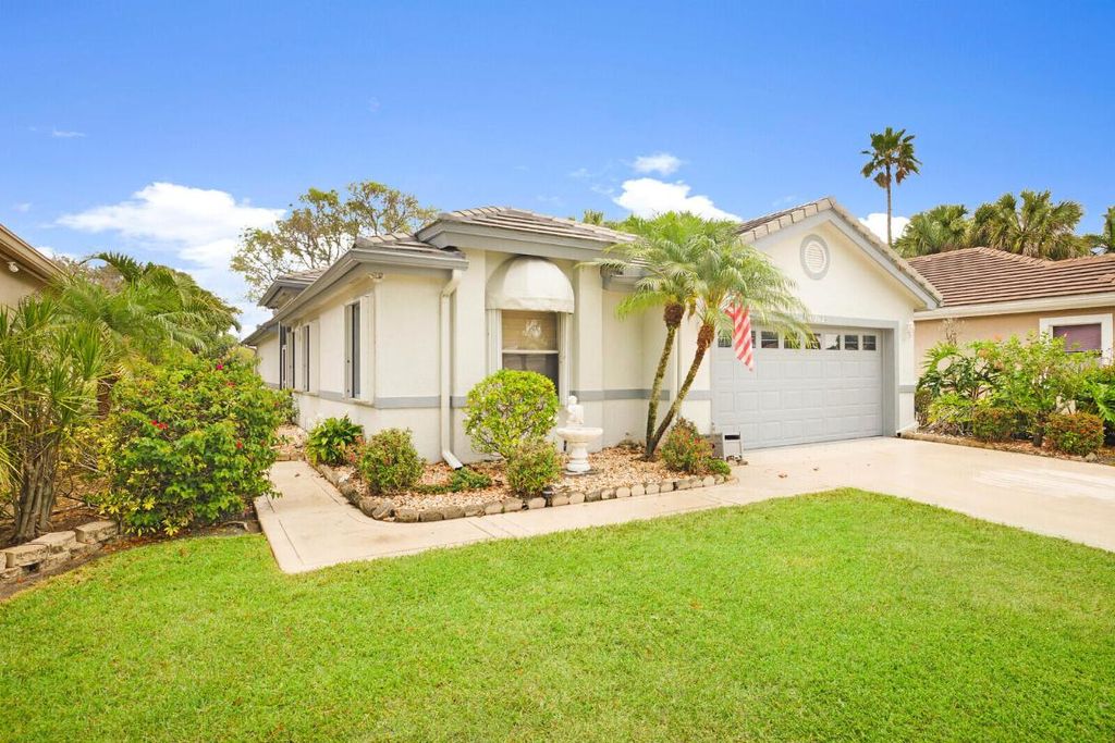 Photo of 6262 Breckenridge Circle, Lake Worth, FL 33467 (MLS # R11133956)