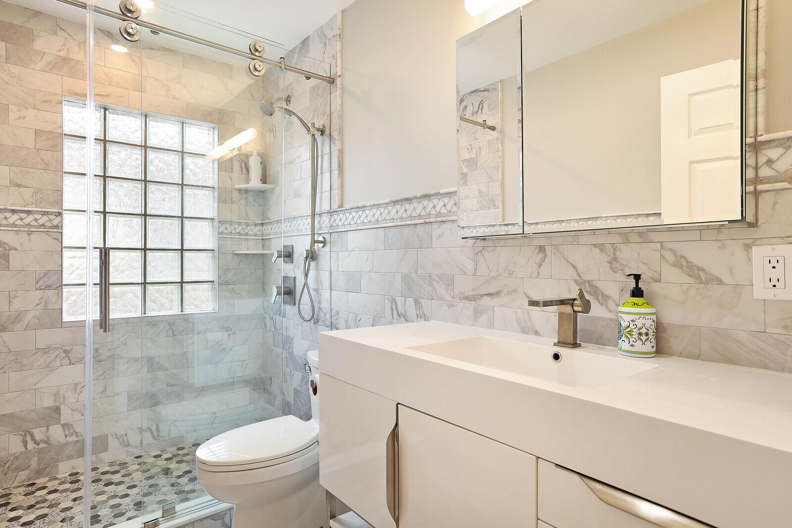 FAIRFIELDS LACUNA 5 - Residential Lease