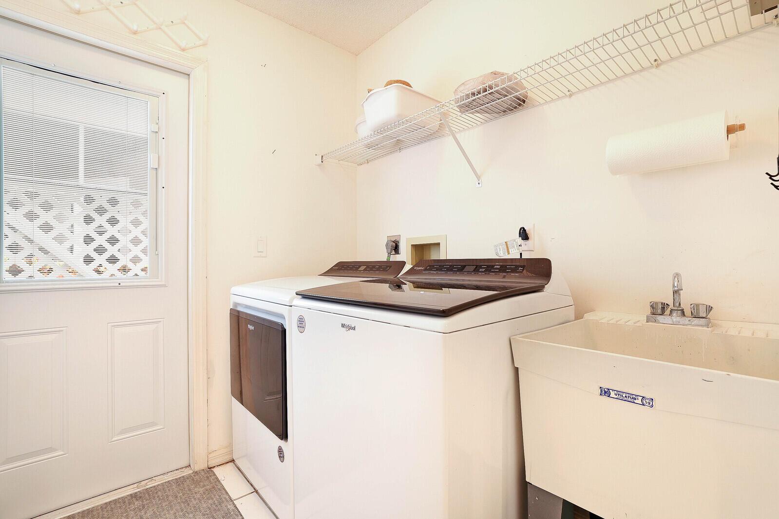 FAIRFIELDS LACUNA 5 - Residential Lease