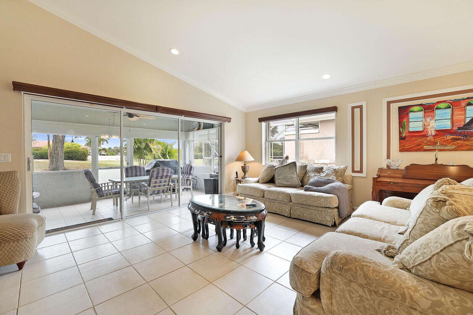 FAIRFIELDS LACUNA 5 - Residential Lease