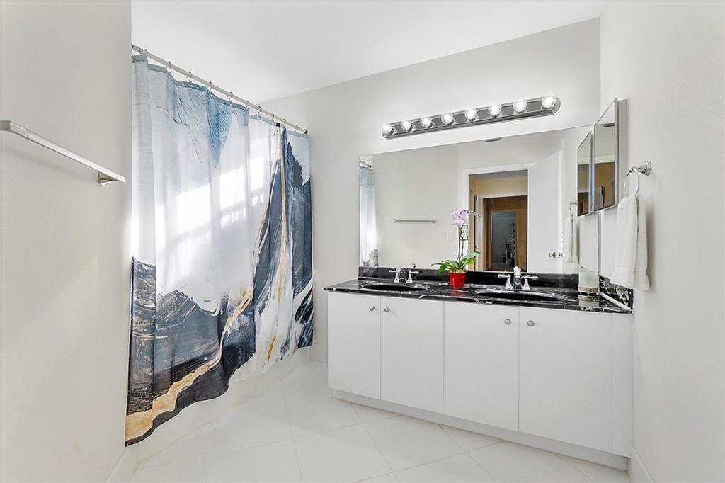 CENTURA PARC - Residential