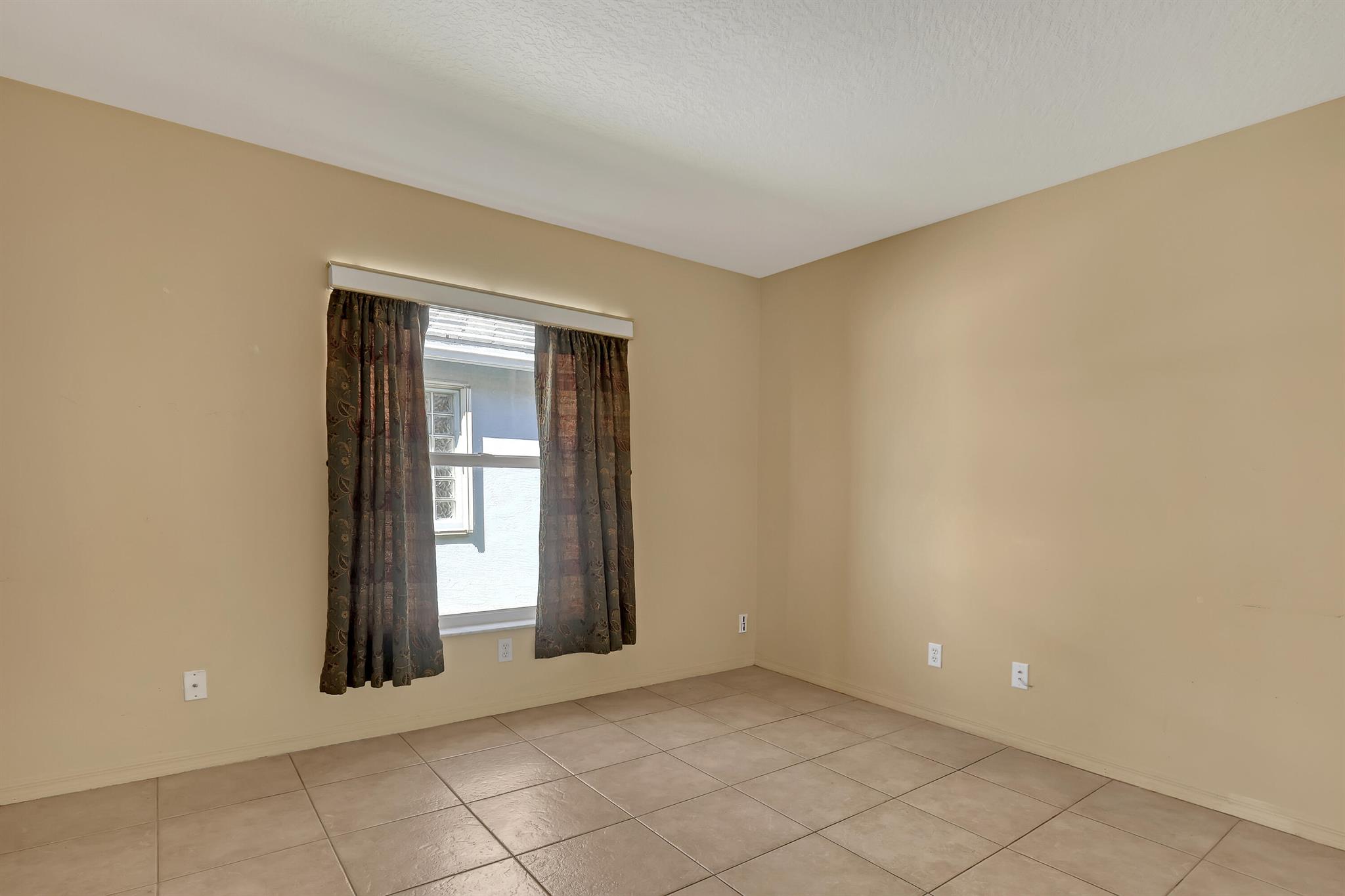 VENETIAN ISLES - Residential